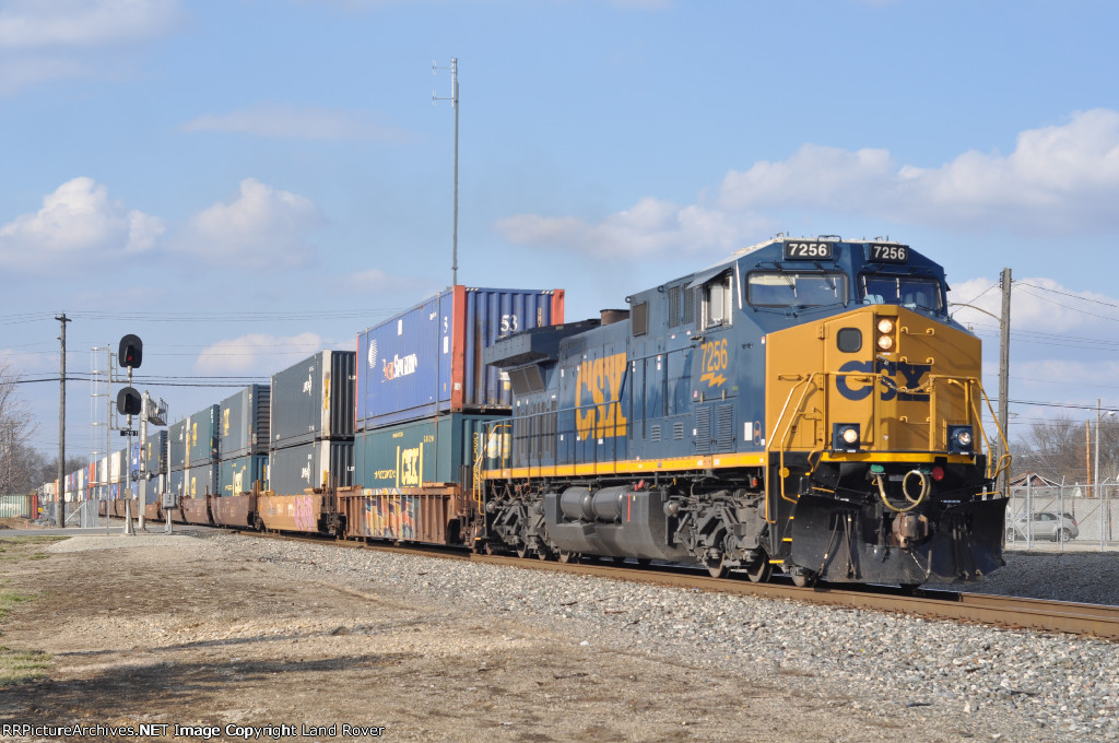 CSXT 7256 East